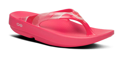OOFOS Women’s OOlala Thong Sandal in neon berry pink with glossy strap, featuring OOfoam™ technology for impact absorption and all-day comfort.