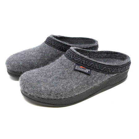 Women’s grey felt clogs—Stegmann 108 Poly Sole—with one-piece upper, roomy toe, and cushioned polyurethane sole; angled pair.