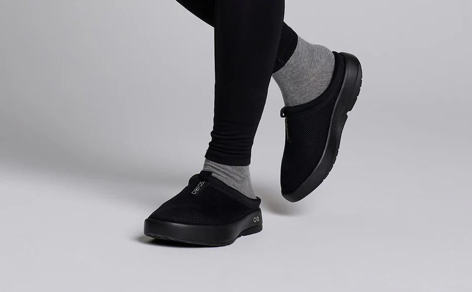 OOFOS MENS OOCOOZIE SPORT MULE - BLACK – DAVIDSON SHOES