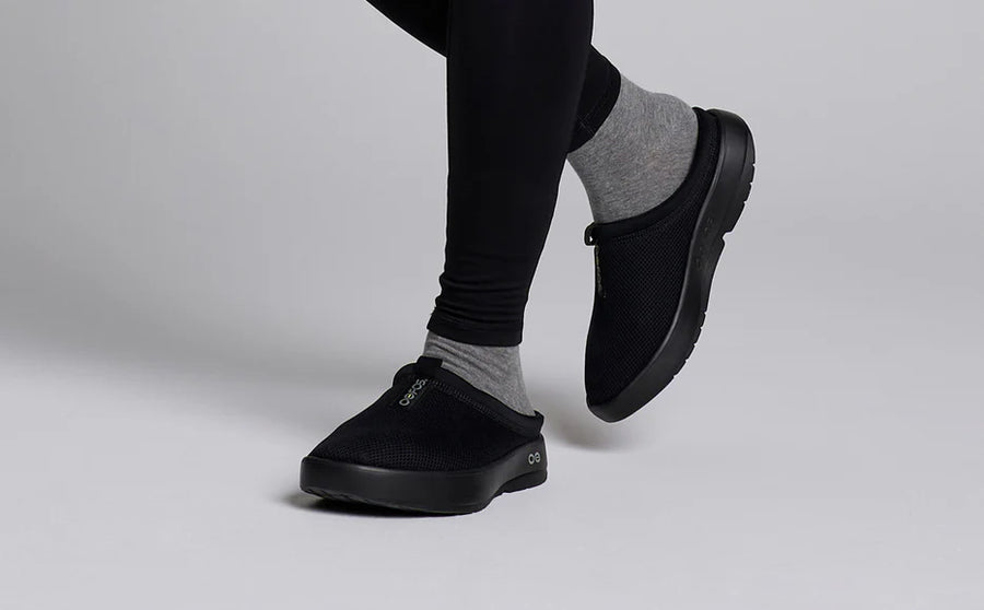 OOFOS MENS OOCOOZIE SPORT MULE - BLACK – DAVIDSON SHOES