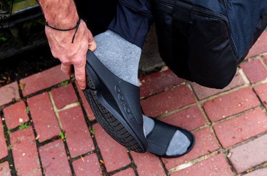 OOFOS 1550 OOAHH SPORT FLEX - MATTE BLACK – DAVIDSON SHOES